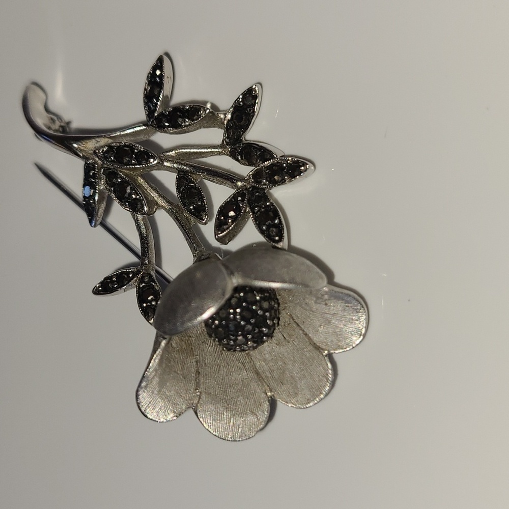 Vintage brooche whit crystal
